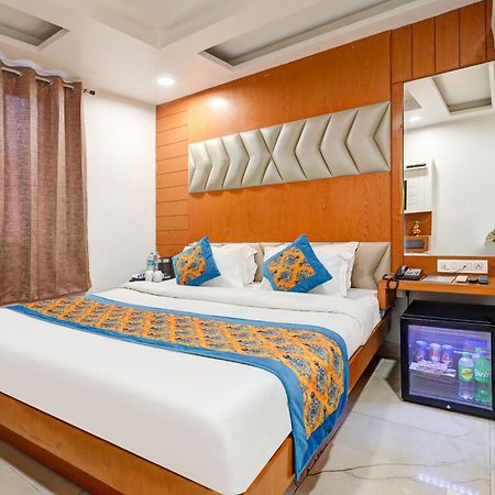 Hotel Tashkent Palace - Near New Delhi Railway Station Εξωτερικό φωτογραφία