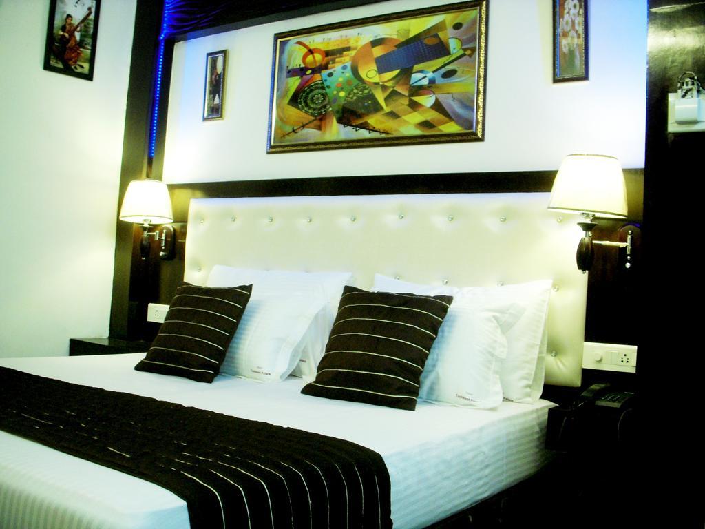 Hotel Tashkent Palace - Near New Delhi Railway Station Εξωτερικό φωτογραφία