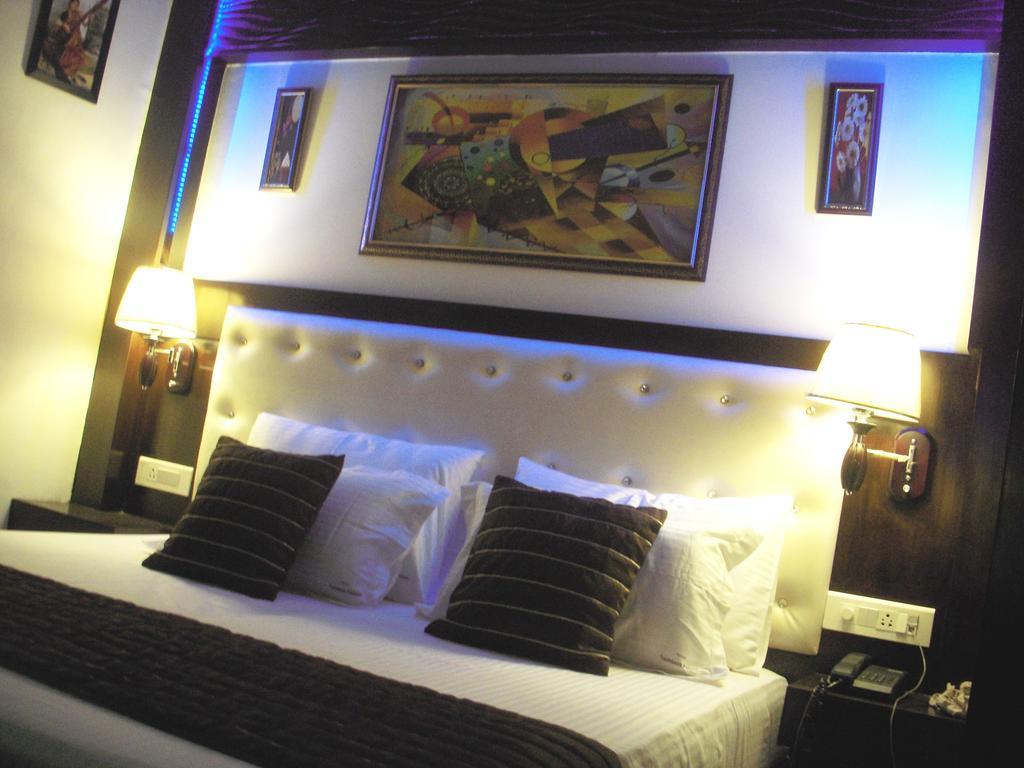 Hotel Tashkent Palace - Near New Delhi Railway Station Εξωτερικό φωτογραφία