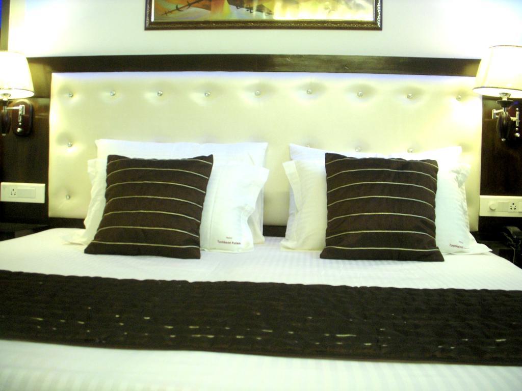 Hotel Tashkent Palace - Near New Delhi Railway Station Εξωτερικό φωτογραφία