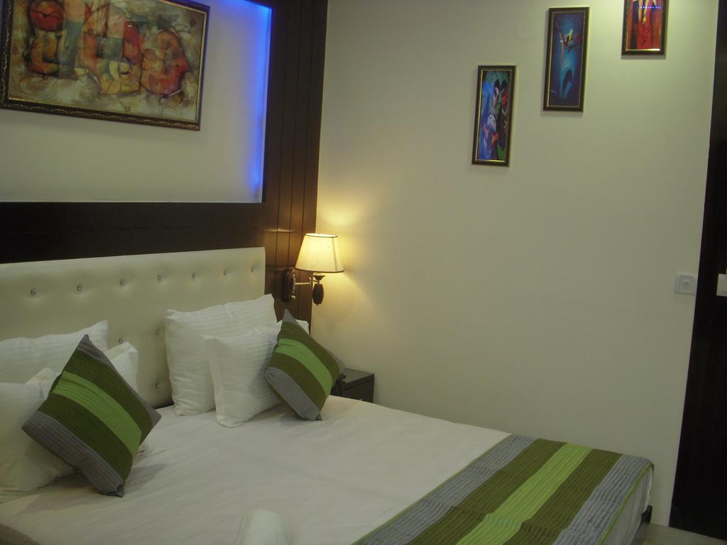 Hotel Tashkent Palace - Near New Delhi Railway Station Εξωτερικό φωτογραφία