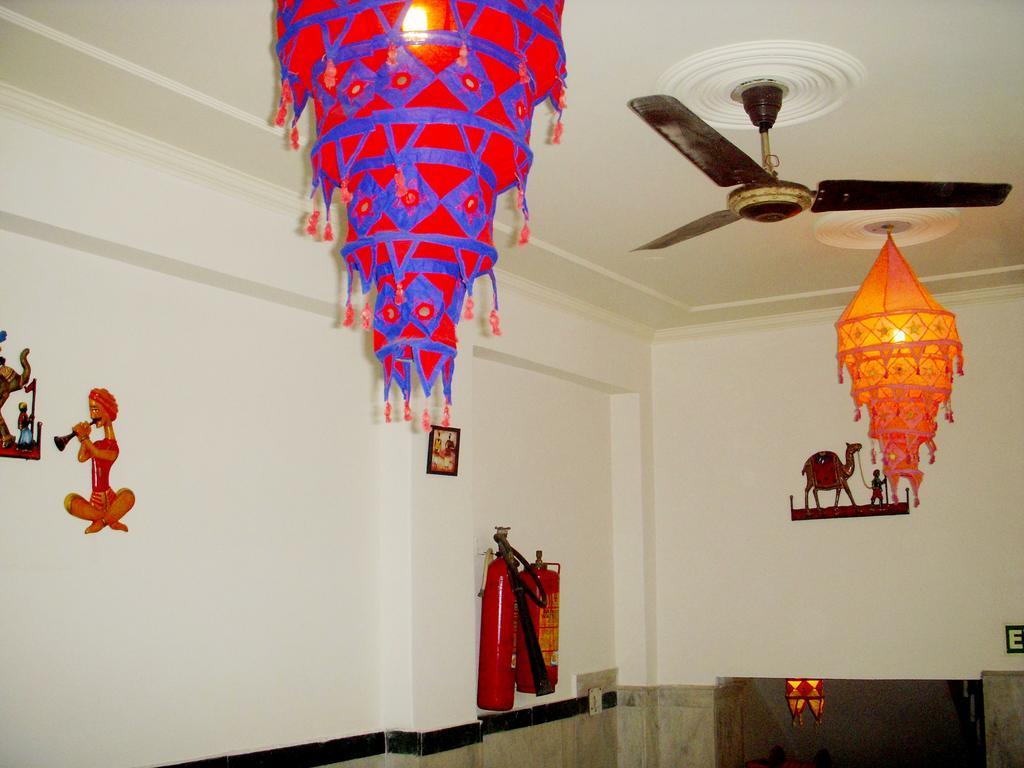 Hotel Tashkent Palace - Near New Delhi Railway Station Εξωτερικό φωτογραφία