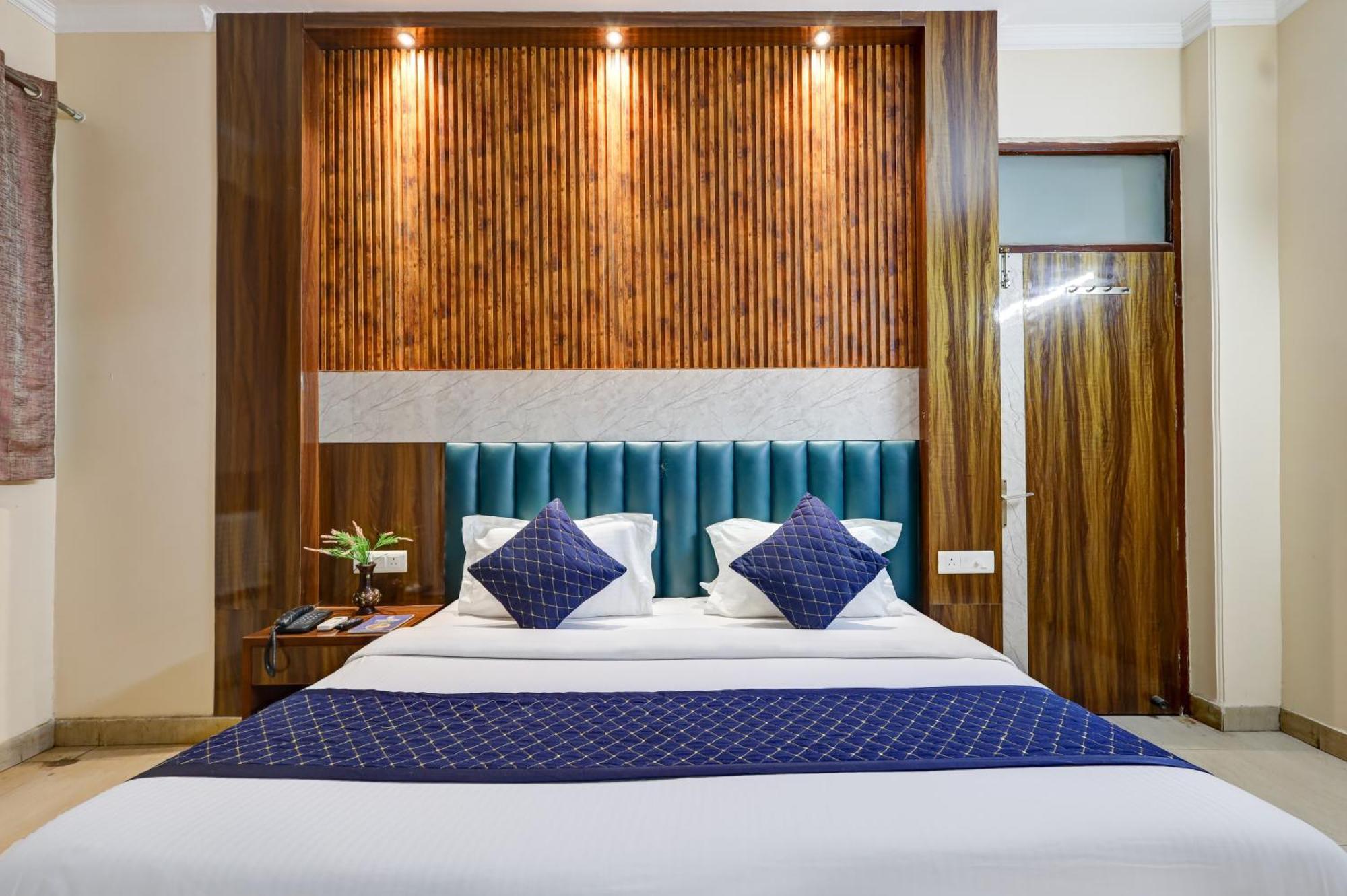 Hotel Tashkent Palace - Near New Delhi Railway Station Εξωτερικό φωτογραφία