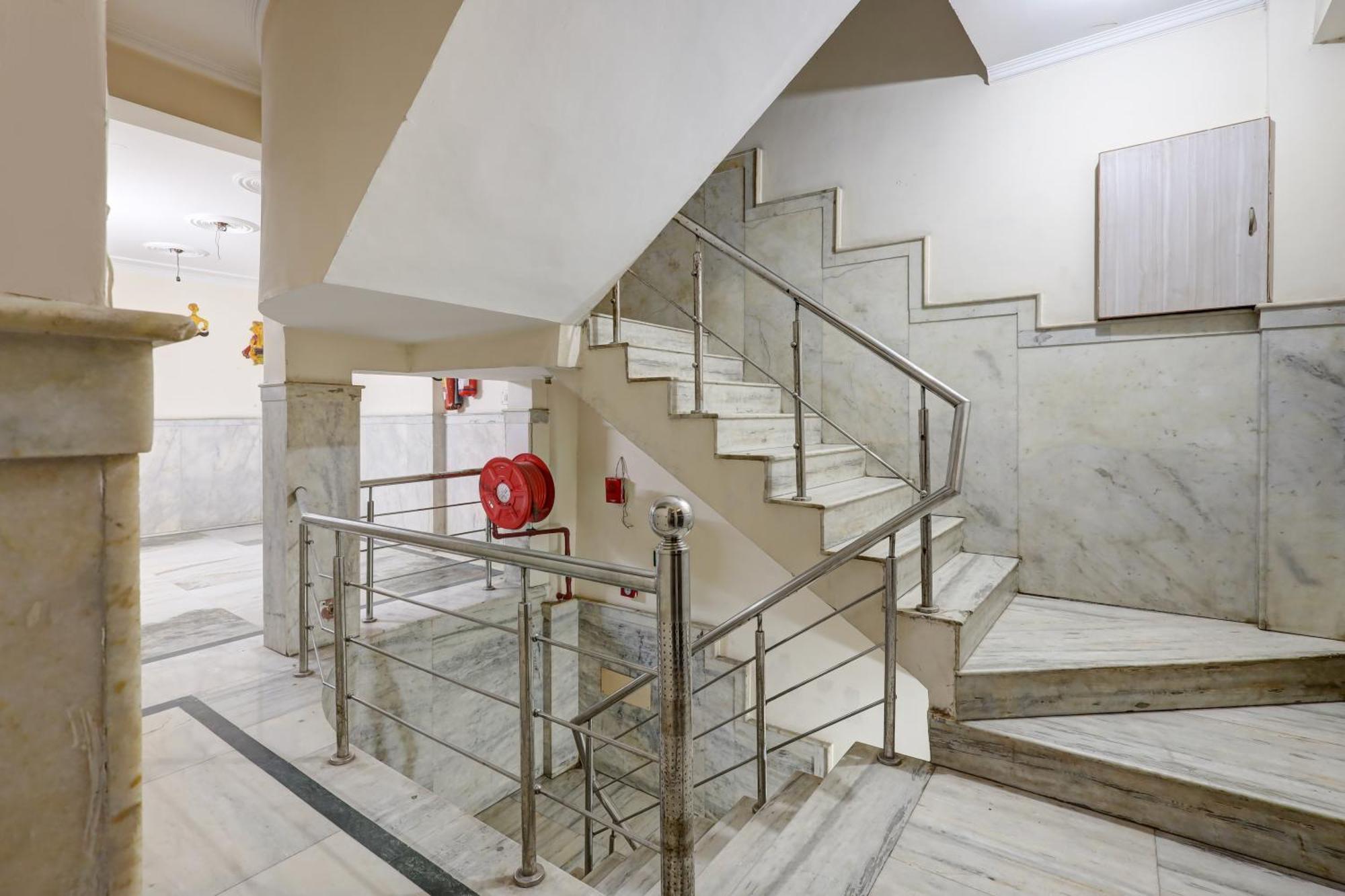 Hotel Tashkent Palace - Near New Delhi Railway Station Εξωτερικό φωτογραφία